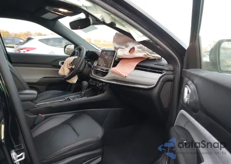 2024 Jeep Compass Latitude Lux Fwd z USA, uszkodzony, nr VIN 3C4NJDFN6RT128465